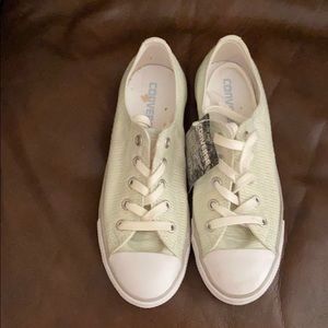 Women’s Converse Size 6